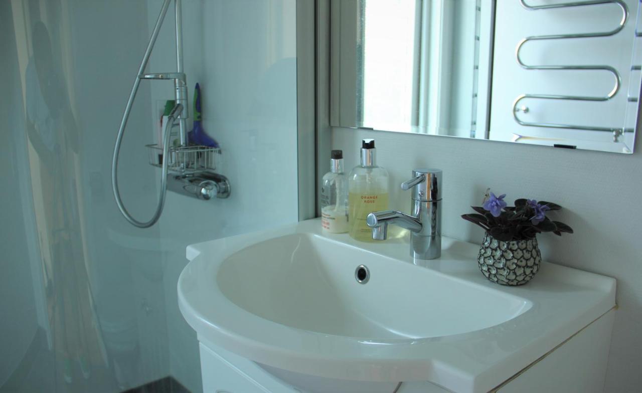 Private Room For Rent In A Villa With Garden View Almhult  Exterior photo